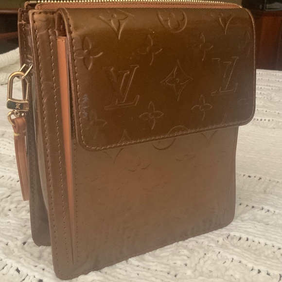 Genuine Louis Vuittion Small Vernis Purse - Picture 2 of 16